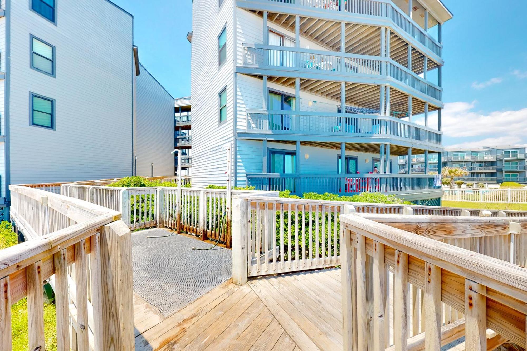 Shipwatch Villas North Topsail Beach Room photo