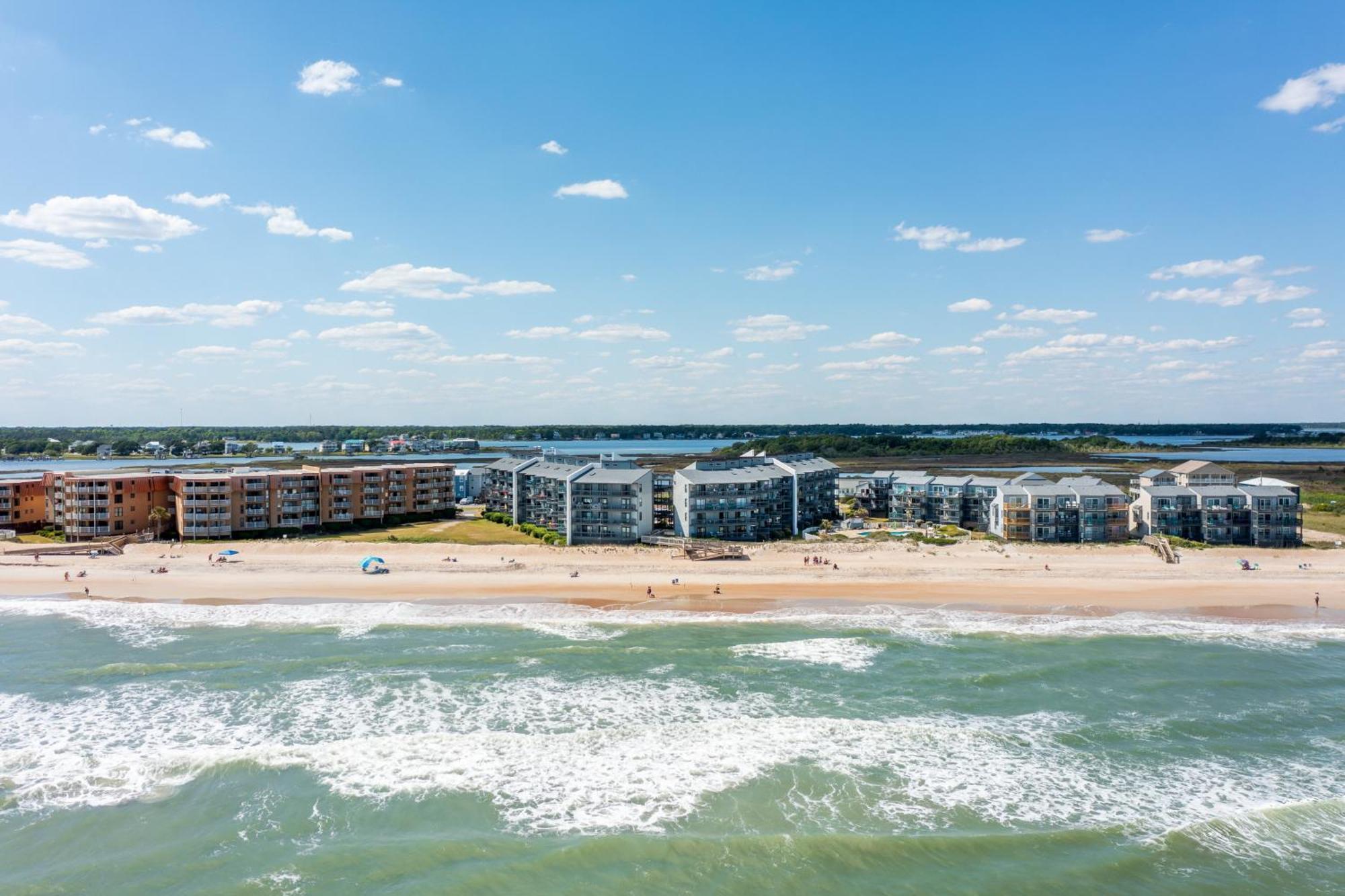 Shipwatch Villas North Topsail Beach Room photo