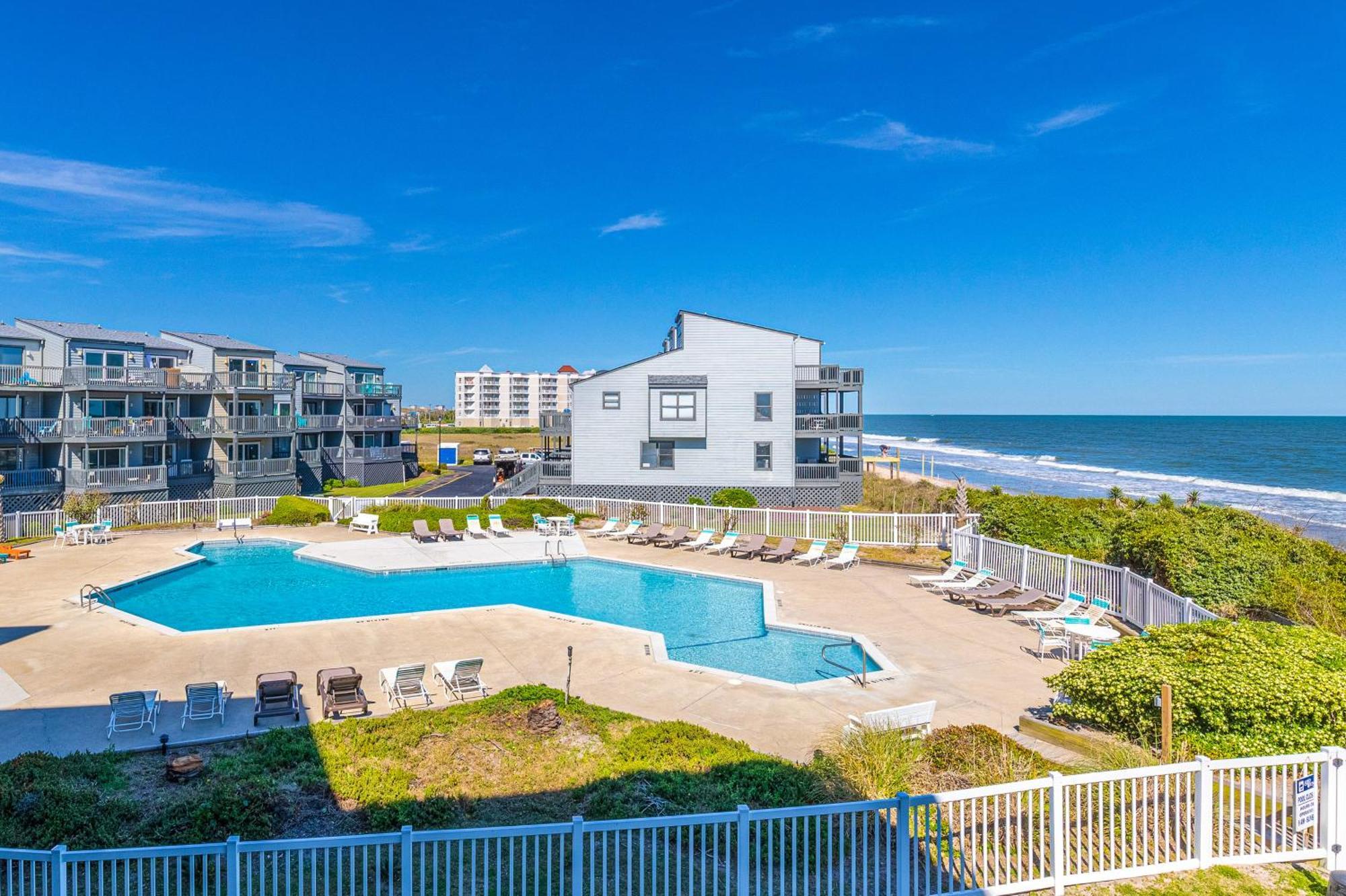 Shipwatch Villas North Topsail Beach Room photo