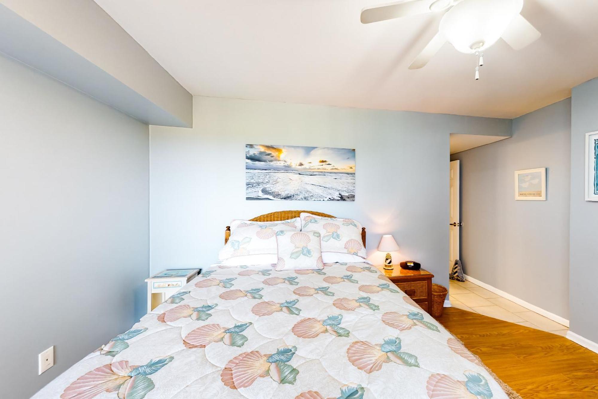 Shipwatch Villas North Topsail Beach Room photo
